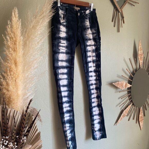 Romeo & Juliet Couture Skinny Jeans - Picture 3 of 6